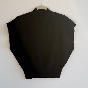 Minimal Black Structured Knit Top